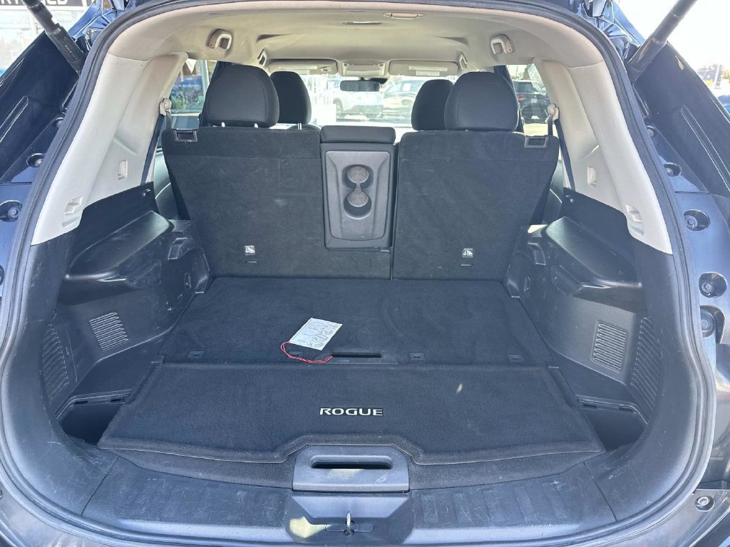 Used 2019 Nissan Rogue SV AWD/4WD image 10