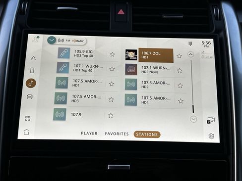 Used 2024 Land Rover Discovery Dynamic SE image 12