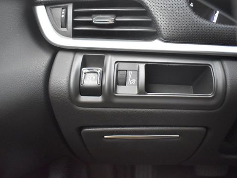 Used 2019 Cadillac XTS Luxury w/ Driver Awareness Package FWD image 18