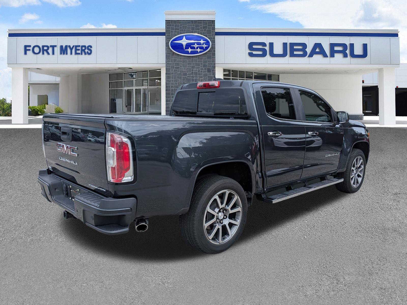 Used 2022 GMC Canyon Denali RWD image 4