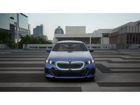 New 2026 BMW i5 eDrive40 w/ M Sport Package image 3