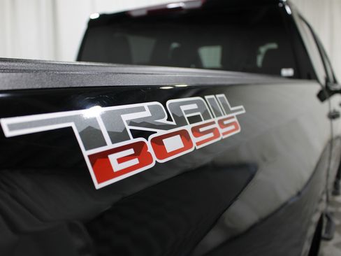Used 2022 Chevrolet Silverado 1500 LT Trail Boss w/ Safety Package AWD/4WD image 27
