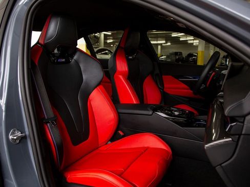 Certified 2025 BMW M5 w/ Carbon Package image 38