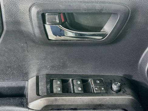 Used 2020 Toyota Tacoma TRD Sport AWD/4WD image 14