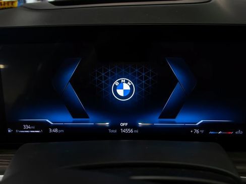 Used 2024 BMW X7 xDrive40i w/ M Sport Package AWD/4WD image 17