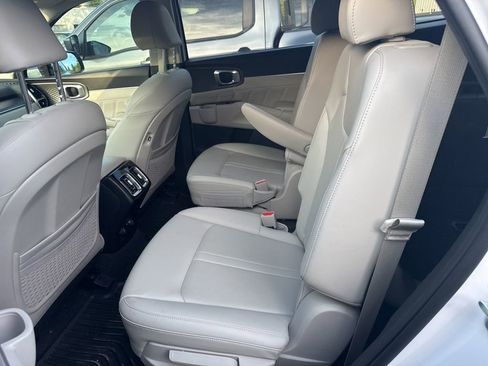 Used 2023 Kia Sorento SX image 6