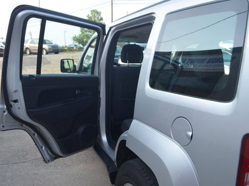 Used 2012 Jeep Liberty Sport image 21