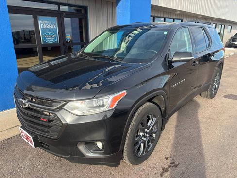Used 2020 Chevrolet Traverse RS image 3