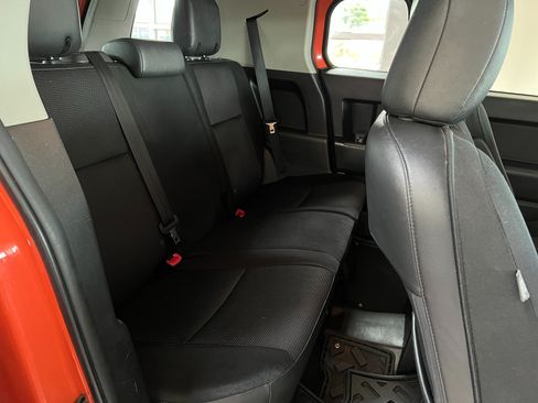 Used 2013 Toyota FJ Cruiser 4WD image 23