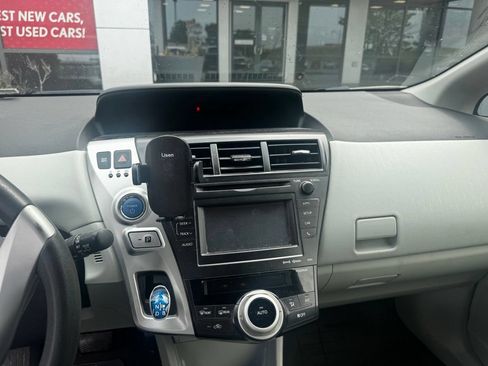 Used 2012 Toyota Prius V Three w/ Preferred Accessory Pkg FWD image 12