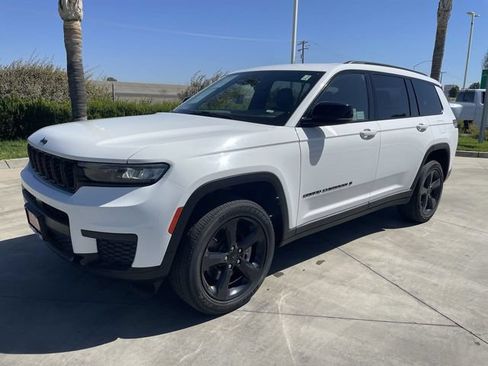 Used 2023 Jeep Grand Cherokee L Laredo AWD/4WD image 4