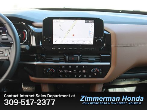 Used 2025 Nissan Pathfinder Platinum w/ Cargo Package FWD image 18