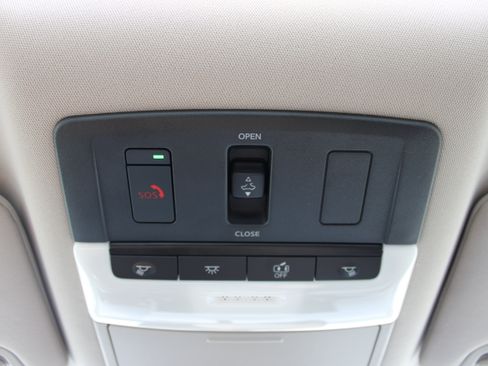 Certified 2024 Nissan Altima 2.5 SR w/ SR Premium Package AWD/4WD image 25