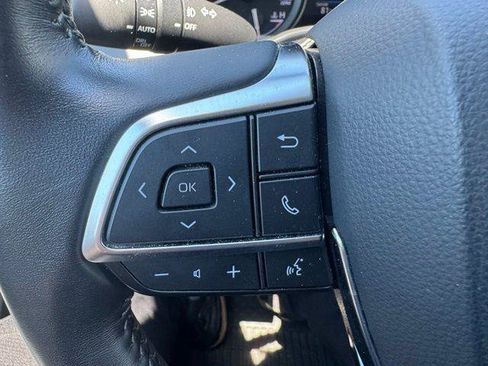 Certified 2020 Toyota Highlander XLE AWD/4WD image 22