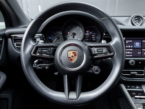 Certified 2024 Porsche Macan S image 13