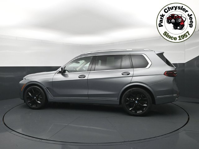 Used 2025 BMW X7 xDrive40i w/ Executive Package AWD/4WD image 3