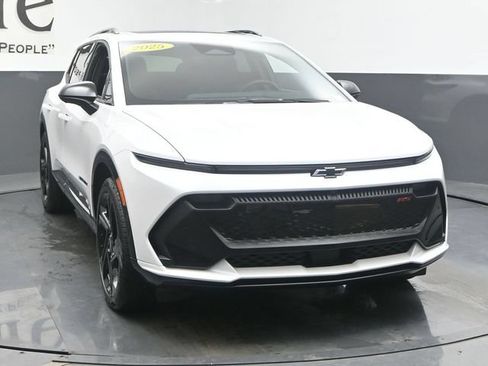 Used 2025 Chevrolet Equinox EV RS w/ Active Safety Package 3 FWD image 51