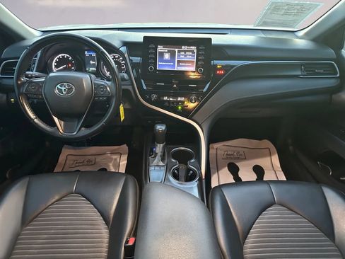 Used 2022 Toyota Camry SE FWD image 16