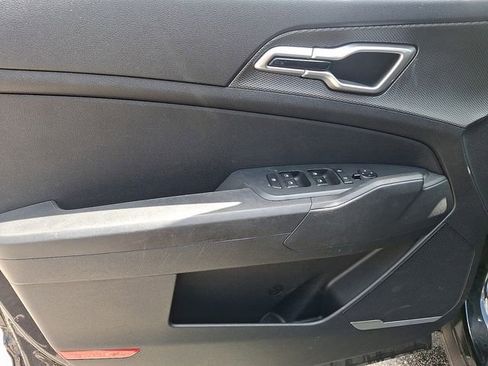 Used 2024 Kia Sportage LX FWD image 14