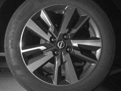 Used 2025 Nissan Versa SV FWD image 15