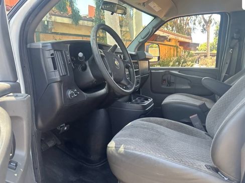 Used 2015 Chevrolet Express 2500 RWD image 7