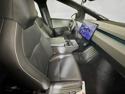 Used 2024 Tesla Cybertruck AWD Crew Cab image 15