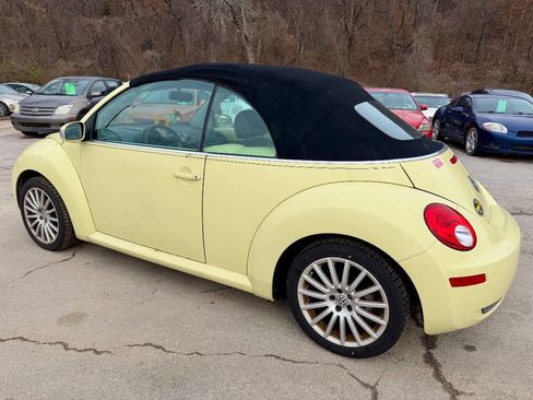 Used 2006 Volkswagen Beetle Convertible w/ Package 1 image 5