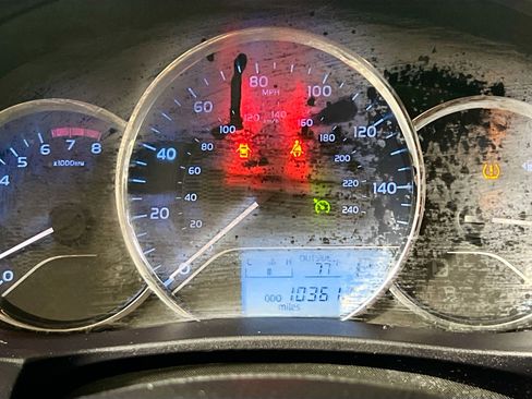 Used 2015 Toyota Corolla LE image 23