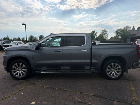 Used 2019 Chevrolet Silverado 1500 High Country w/ Technology Package AWD/4WD image 8