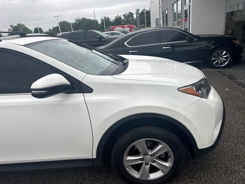 Used 2014 Toyota RAV4 XLE AWD/4WD image 9