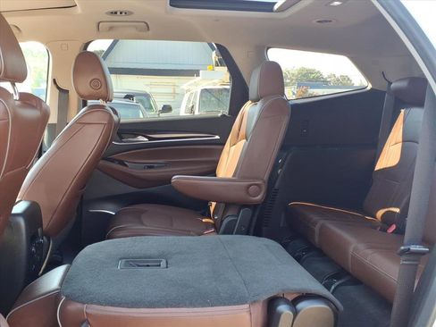 Used 2019 Buick Enclave Avenir w/ Avenir Technology Package image 12