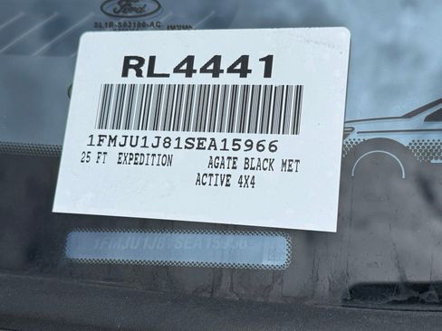 Used 2025 Ford Expedition Active AWD/4WD image 9