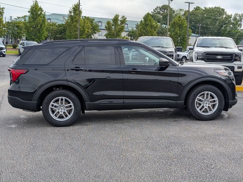 New 2026 Ford Explorer Active RWD image 8