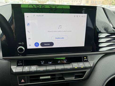 Certified 2025 Toyota Camry SE w/ Convenience Package image 12