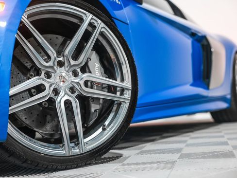 Used 2017 Audi R8 V10 plus image 11