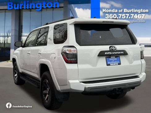 Used 2024 Toyota 4Runner TRD Off-Road Premium image 3