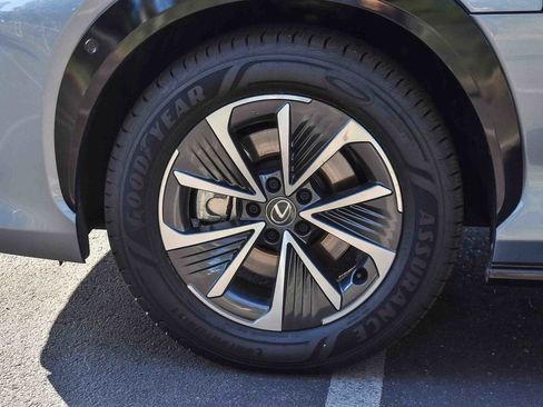 Used 2023 Lexus RZ 450e Premium w/ Technology Package image 8