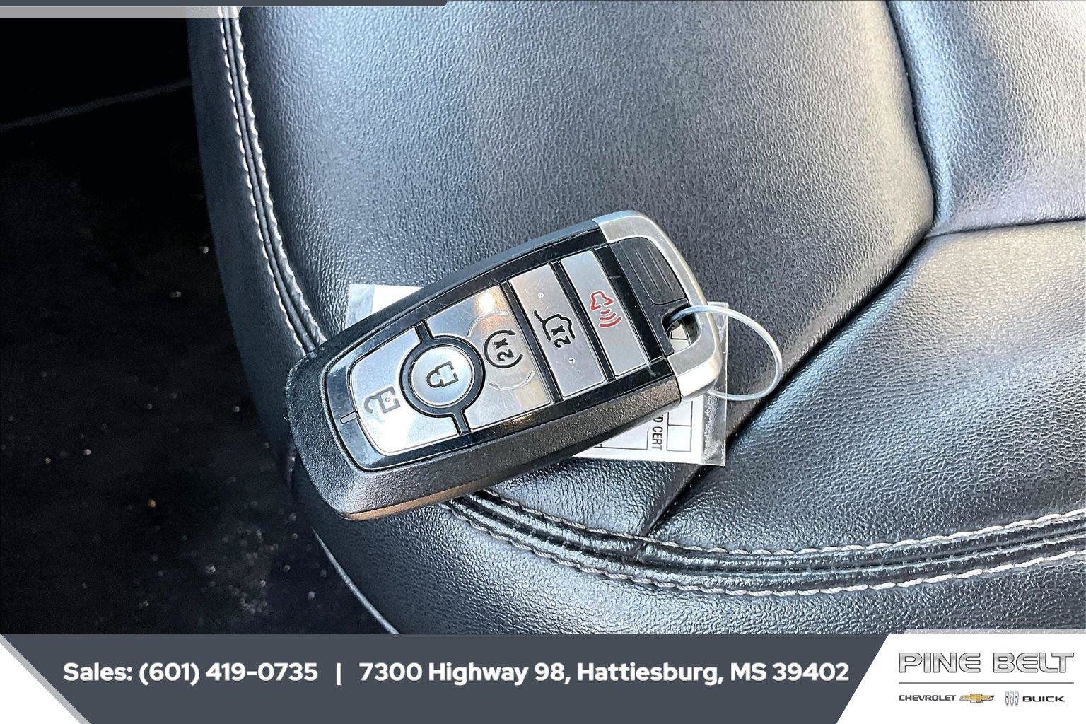 Used 2023 Ford Explorer XLT w/ Equipment Group 202A AWD/4WD image 9