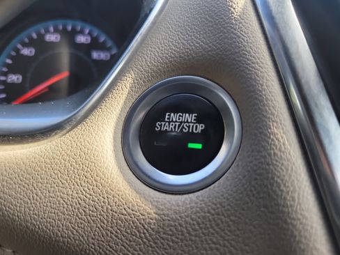 Used 2023 Chevrolet Traverse LS image 28