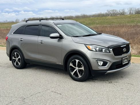 Used 2018 Kia Sorento EX image 35