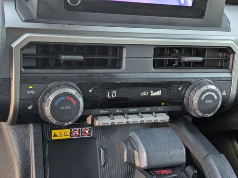 Used 2025 Toyota 4Runner TRD Off-Road image 16