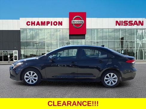 Used 2023 Toyota Corolla LE image 4