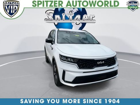 Certified 2023 Kia Sorento S FWD image 3