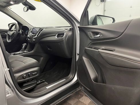 Used 2024 Chevrolet Equinox Premier image 27