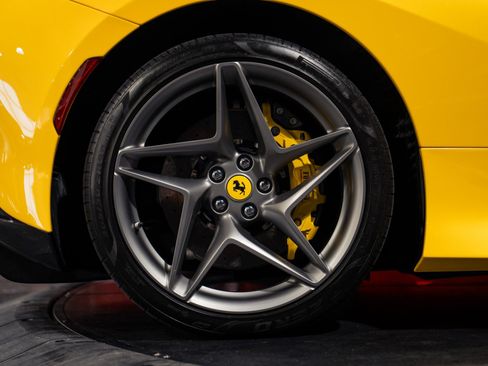 Used 2021 Ferrari F8 Tributo RWD image 8