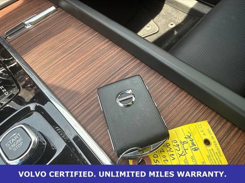 Certified 2024 Volvo XC60 T8 Ultimate w/ Protection Package Premier AWD/4WD image 26