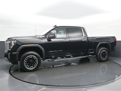 New 2025 GMC Sierra 2500 Denali w/ Denali Reserve Package image 2