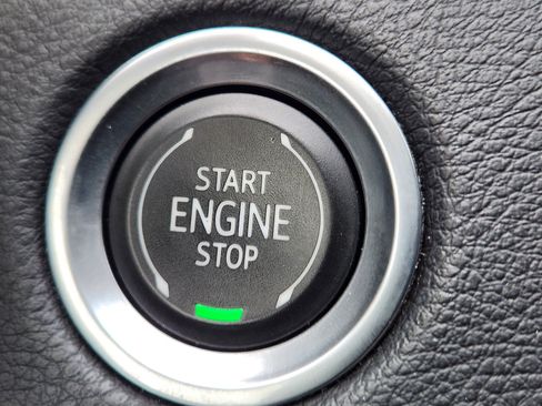 Used 2021 Cadillac XT4 Premium Luxury FWD image 17