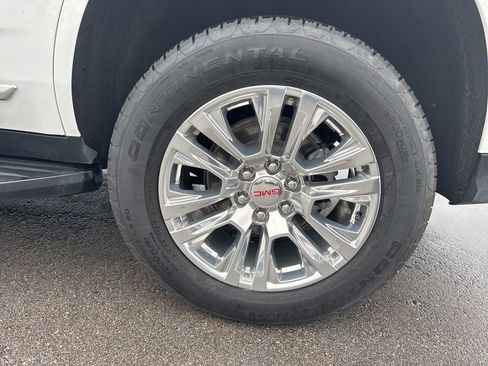 Used 2025 GMC Yukon Denali AWD/4WD image 26