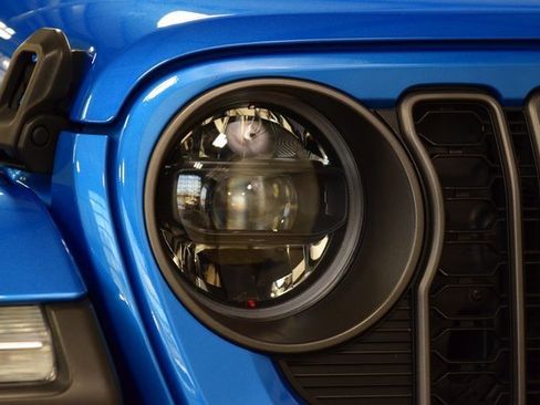 Used 2024 Jeep Gladiator Sport image 12